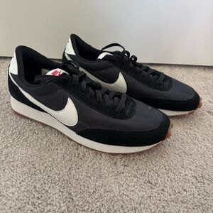 Nike Women’s Daybreak Trainer